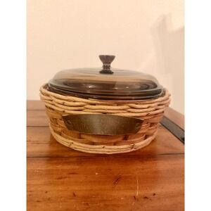 Vintage Pyrex 2 L Amber Casserole Dish w/ Lid & Wicker Basket Carrier USA 3Piece